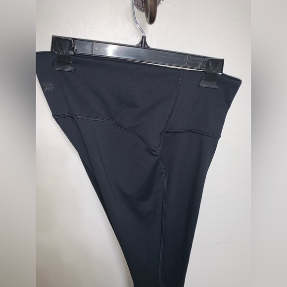 All In Motion Black Leggings - Picture 5 of 11